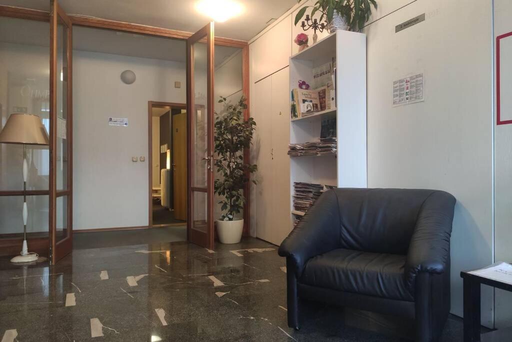 פטוי Studio Apartment "Iris" מראה חיצוני תמונה